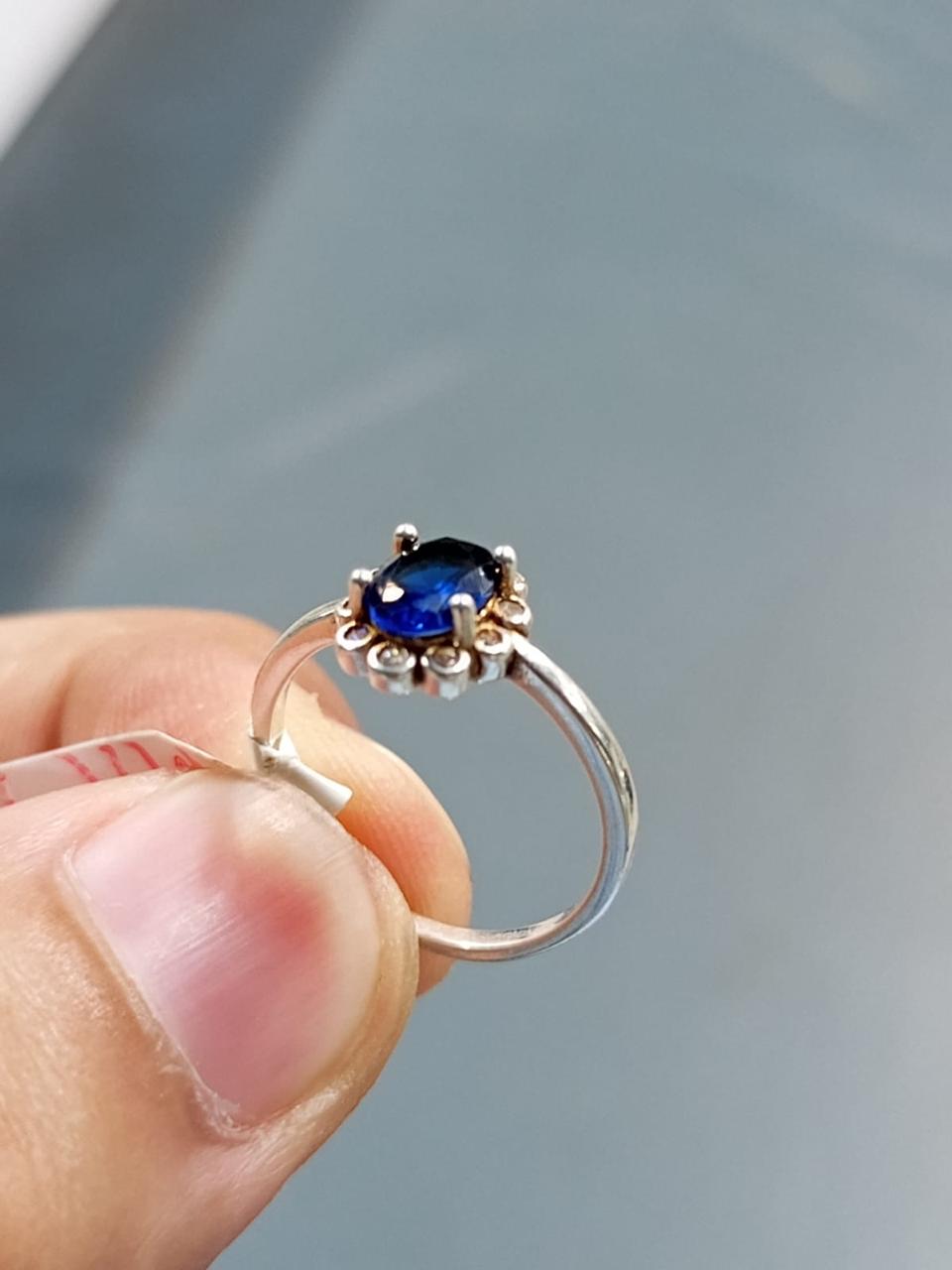 Silver sapphire stone ring